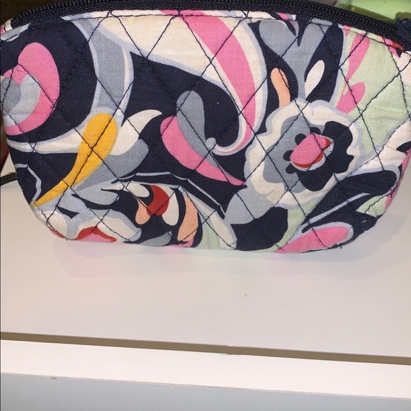 Vera Bradley makeup bag/wallet/pouch - Picture 3 of 6